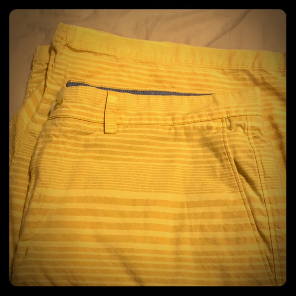 Yellow banana republic shorts size 36